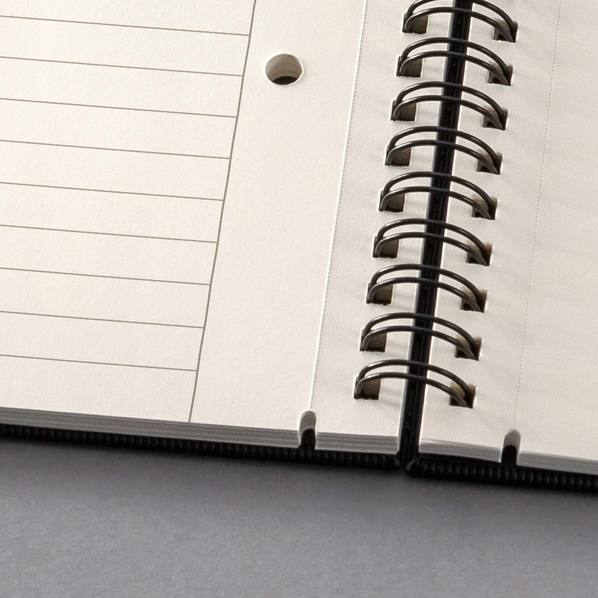 Collegeblock Conceptum - ca. A5, liniert, 80 Blatt, schwarz