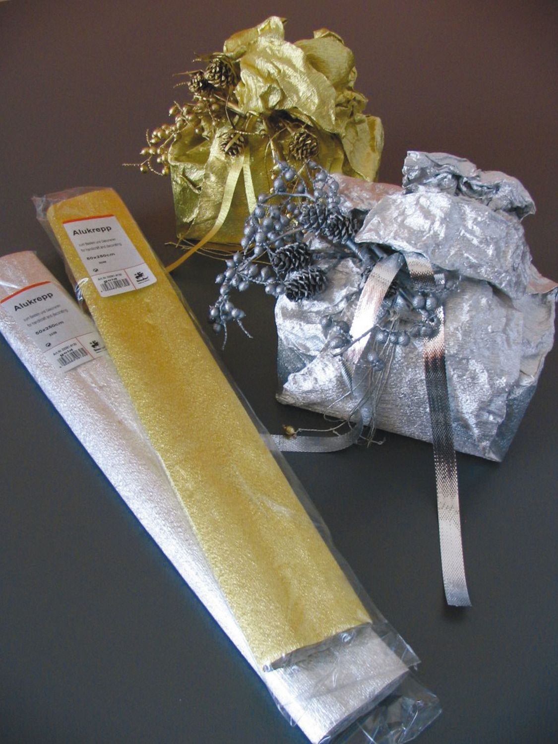 Krepppapier Alu - 50 x 250 cm, silber Krepppapier Alu - 50 x 250 cm, silber