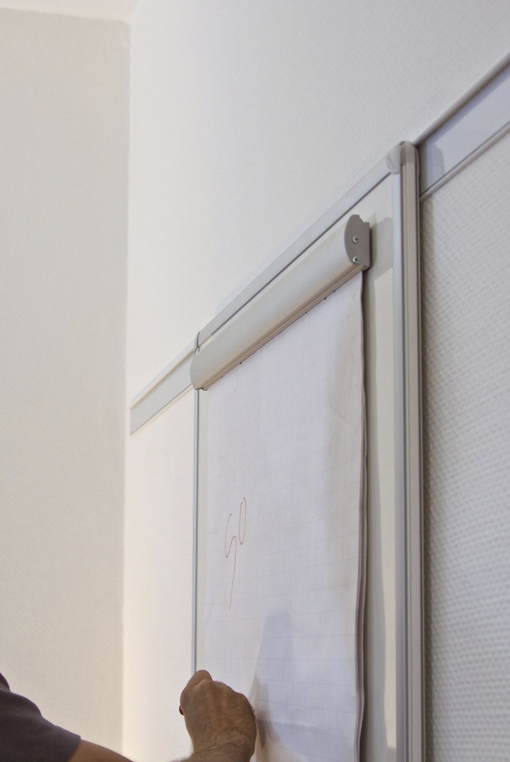 Flipchart-Blockhalter - 70 x 5,5 cm, magnetisch, silber Flipchart-Blockhalter - 70 x 5,5 cm, magnetisch, silber