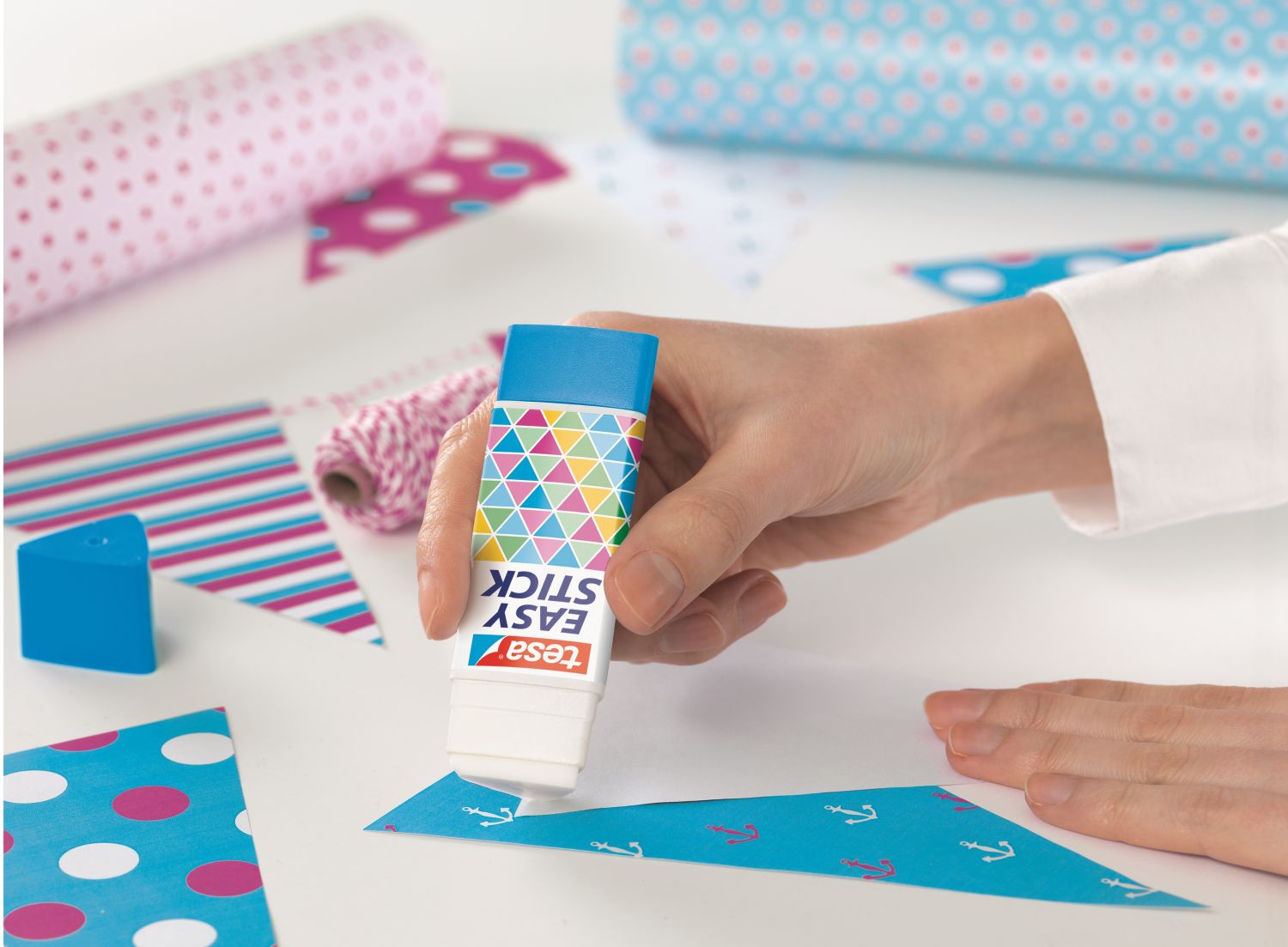 Klebestift Easy Stick - 2x 12 g, pink & blau Klebestift Easy Stick - 2x 12 g, pink & blau