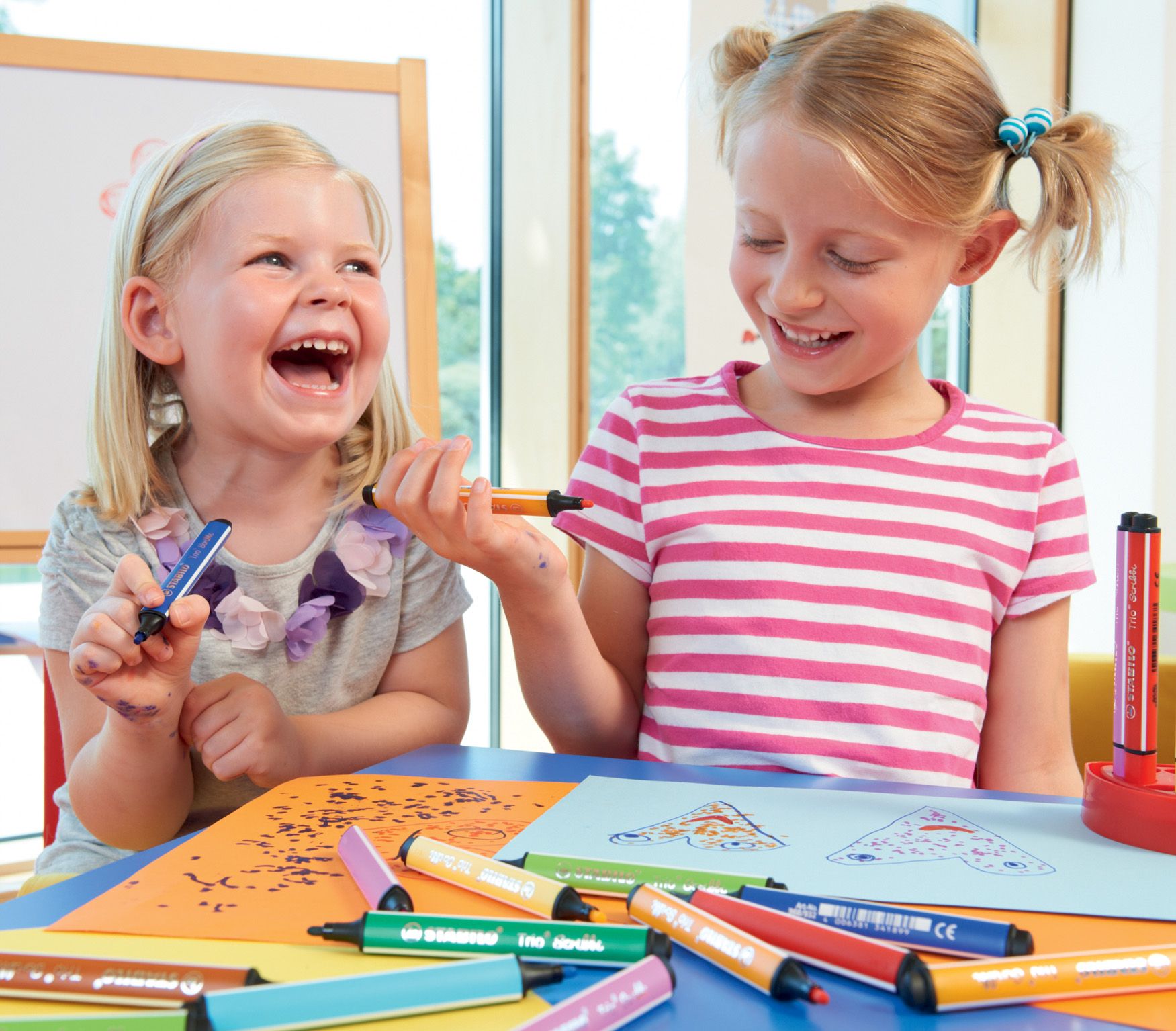 Gefederter Dreikant-Filzstift - Trio Scribbi - 14er Pack - mit 14 verschiedenen Farben Gefederter Dreikant-Filzstift - Trio Scribbi - 14er Pack - mit 14 verschiedenen Farben