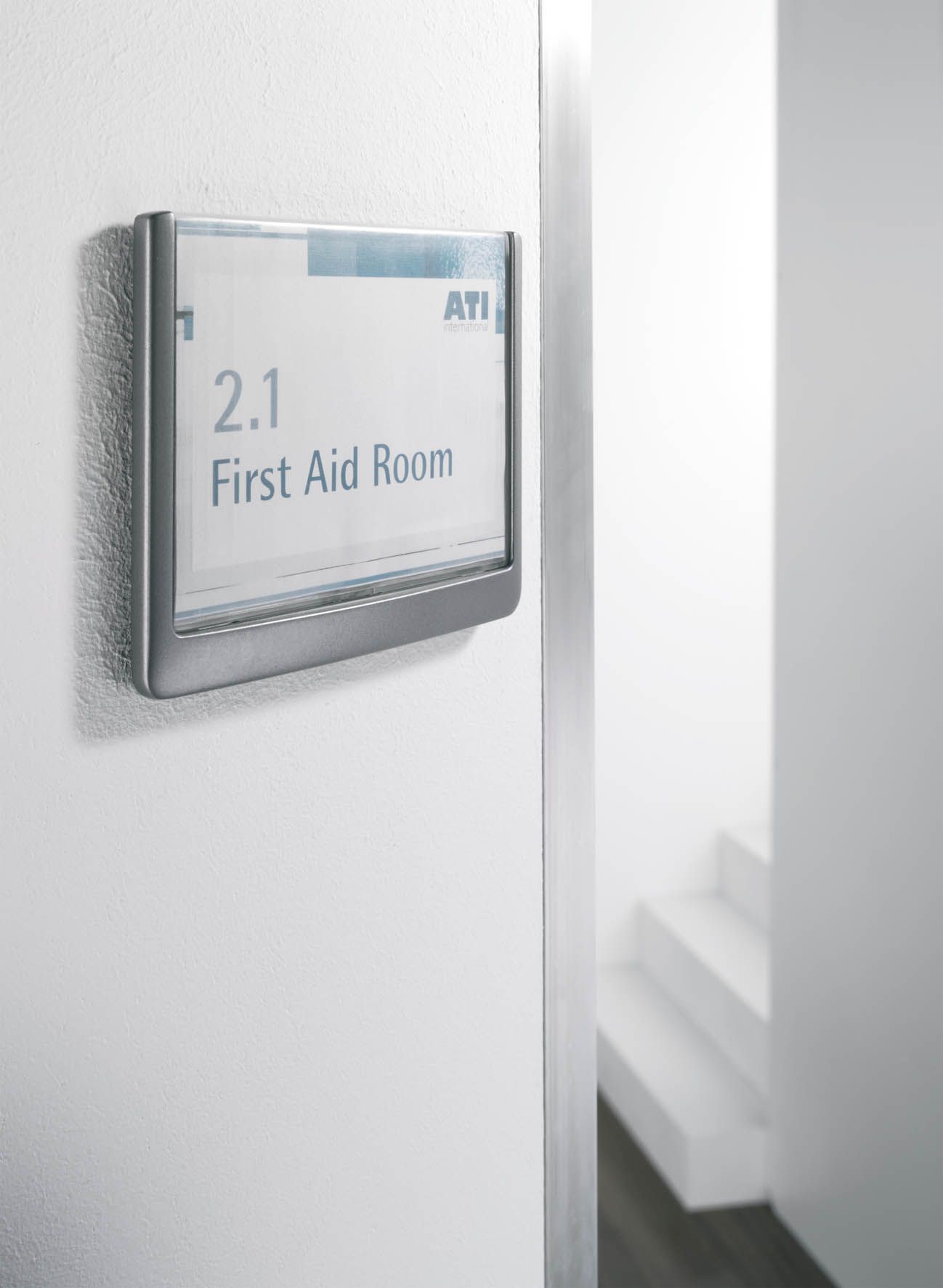 Türschild CLICK SIGN, Alu, 149 x 148,5 mm, Transparent Türschild CLICK SIGN, Alu, 149 x 148,5 mm, Transparent
