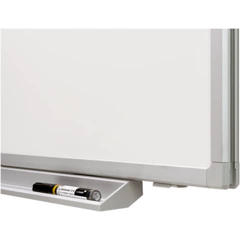 Whiteboard Legamaster Professional 7-100048, 100 x 75 cm, emalliert, Alurahmen, senk- oder waagerechte Wandbefestigung
