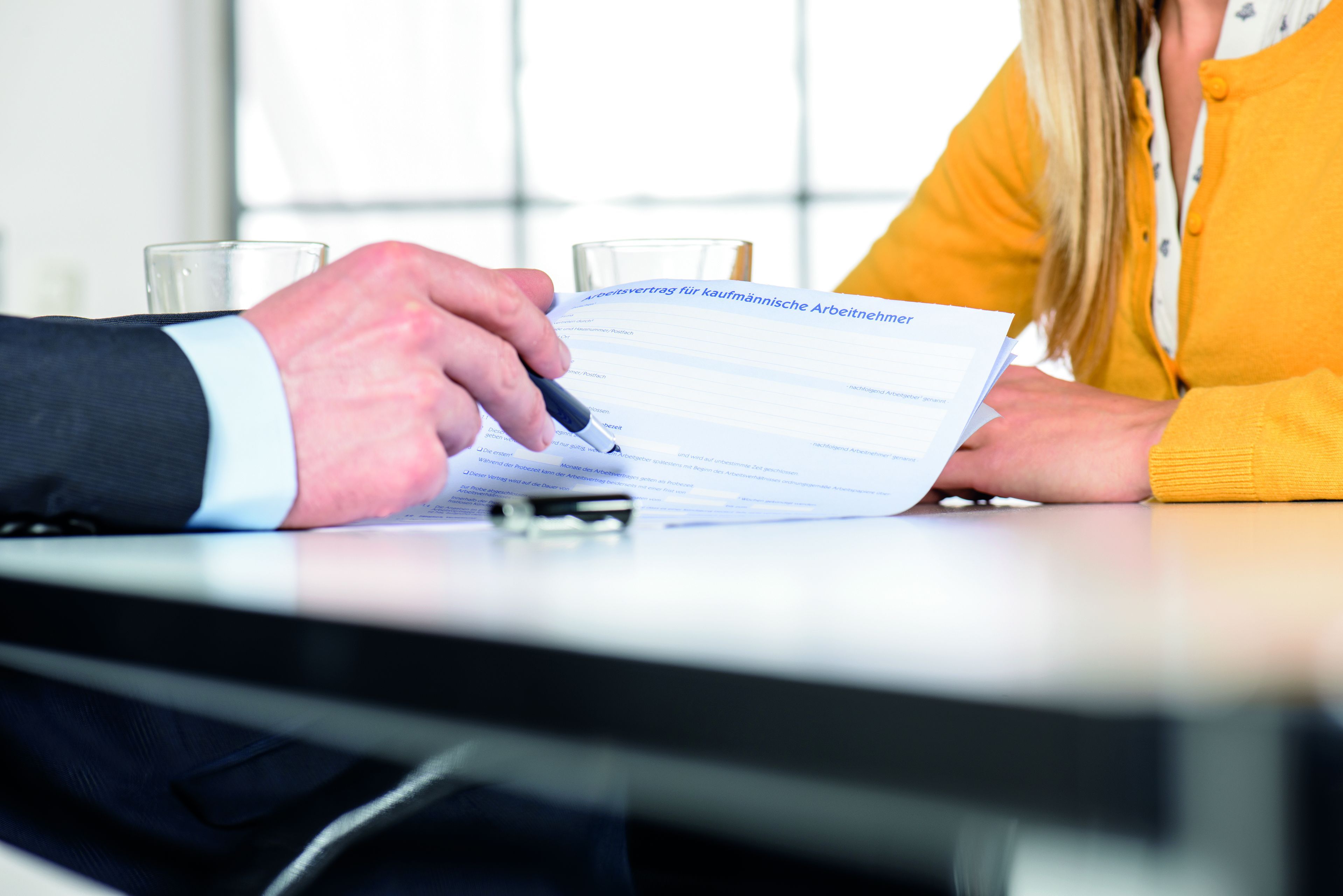 2877 Arbeitsvertrag, DIN A4, für gewerbl. Arbeitnehmer, 1 Satz/5 Stück, blau 2877 Arbeitsvertrag, DIN A4, für gewerbl. Arbeitnehmer, 1 Satz/5 Stück, blau