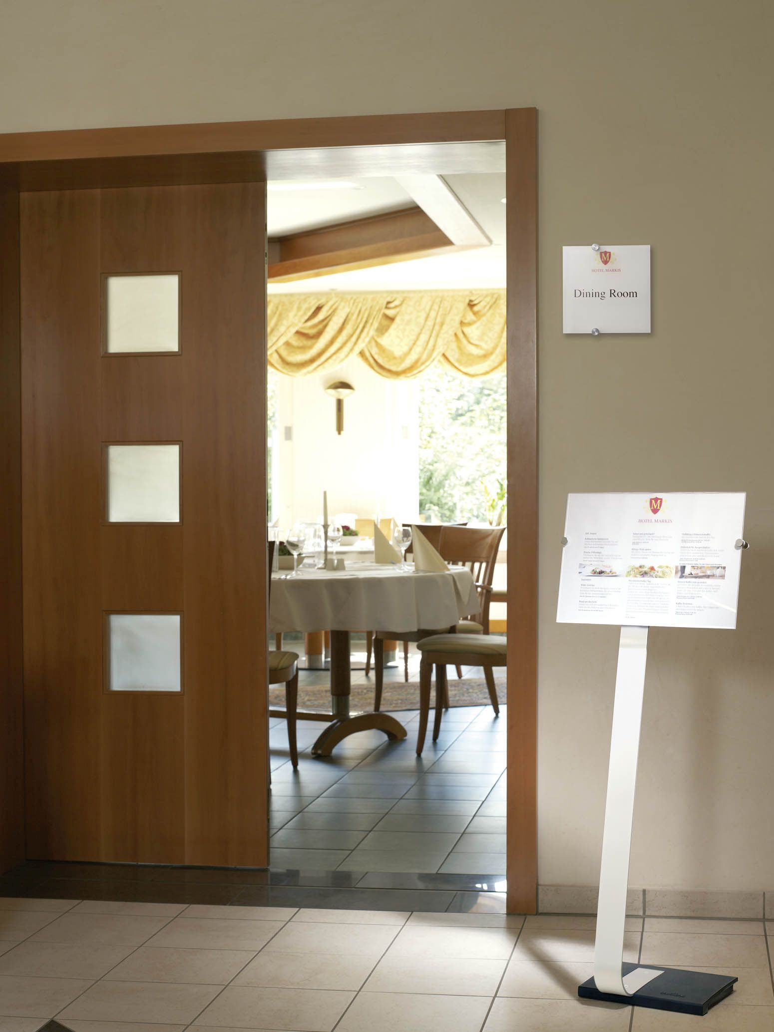 Präsentationsständer CRYSTAL SIGN STAND A3, DIN A3, metallic silber Präsentationsständer CRYSTAL SIGN STAND A3, DIN A3, metallic silber