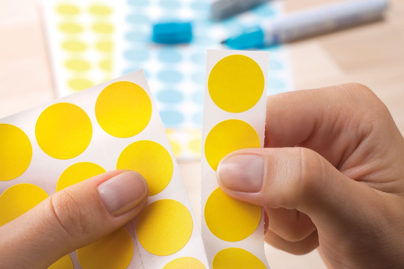 2255 Vielzwecketiketten - grün, Ø 19 mm, matt, Trägerpapier perforiert, 1280 Stück 2255 Vielzwecketiketten - grün, Ø 19 mm, matt, Trägerpapier perforiert, 1280 Stück